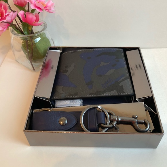 Coach Other - 💕💕Coach ID Billfold Key Fob Ring Gift Set Wallet